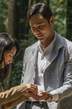 Thần Huyền Thiên Trên Nóc Xe