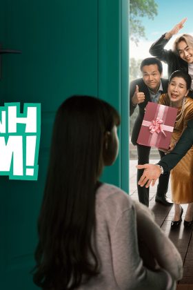 Nhà Mình Lạ Lắm