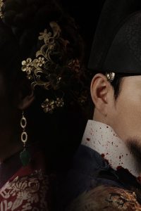 The Queen Who Crowns